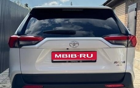 Toyota RAV4, 2025 год, 3 890 000 рублей, 8 фотография