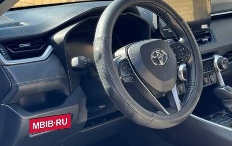 Toyota RAV4, 2025 год, 3 890 000 рублей, 14 фотография
