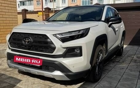 Toyota RAV4, 2025 год, 3 890 000 рублей, 2 фотография
