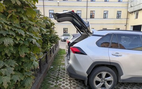 Toyota RAV4, 2019 год, 2 500 000 рублей, 6 фотография