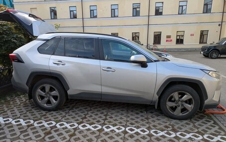 Toyota RAV4, 2019 год, 2 500 000 рублей, 5 фотография