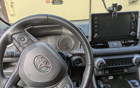 Toyota RAV4, 2019 год, 2 500 000 рублей, 11 фотография