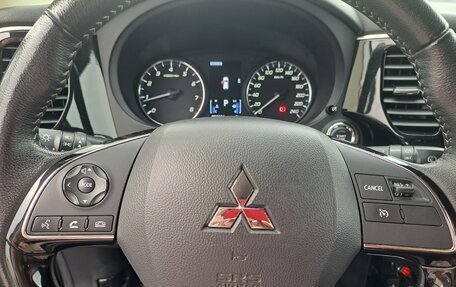 Mitsubishi Outlander III рестайлинг 3, 2020 год, 2 000 000 рублей, 5 фотография