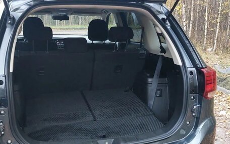 Mitsubishi Outlander III рестайлинг 3, 2020 год, 2 000 000 рублей, 12 фотография