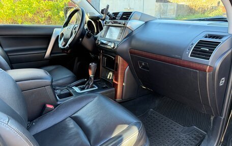 Toyota Land Cruiser Prado 150 рестайлинг 2, 2017 год, 4 800 000 рублей, 7 фотография