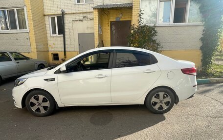 KIA Rio III рестайлинг, 2015 год, 560 000 рублей, 4 фотография