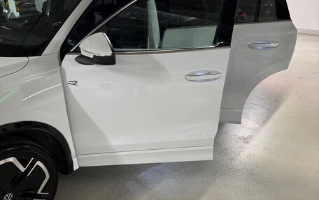 Volkswagen Tiguan, 2024 год, 4 300 000 рублей, 10 фотография