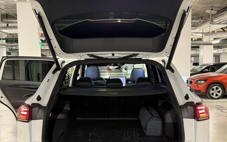 Volkswagen Tiguan, 2024 год, 4 300 000 рублей, 7 фотография