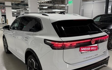 Volkswagen Tiguan, 2024 год, 4 300 000 рублей, 9 фотография