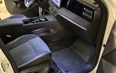 Volkswagen Tiguan, 2024 год, 4 300 000 рублей, 16 фотография