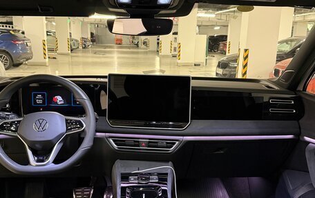 Volkswagen Tiguan, 2024 год, 4 300 000 рублей, 20 фотография