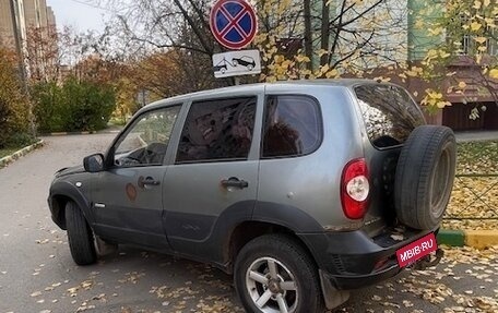Chevrolet Niva I рестайлинг, 2011 год, 210 000 рублей, 2 фотография