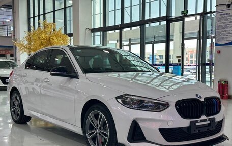 BMW 1 серия, 2023 год, 1 450 000 рублей, 2 фотография