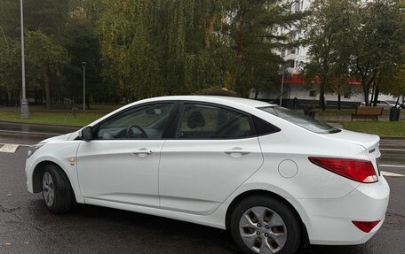 Hyundai Solaris II рестайлинг, 2015 год, 1 100 000 рублей, 3 фотография
