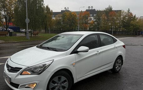 Hyundai Solaris II рестайлинг, 2015 год, 1 100 000 рублей, 4 фотография