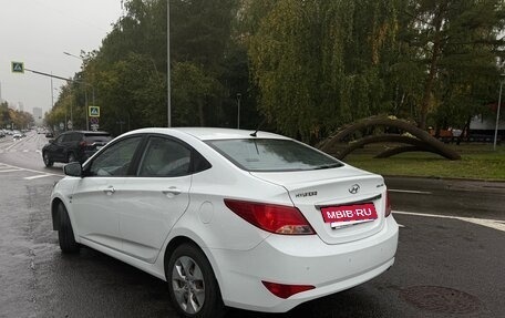 Hyundai Solaris II рестайлинг, 2015 год, 1 100 000 рублей, 6 фотография