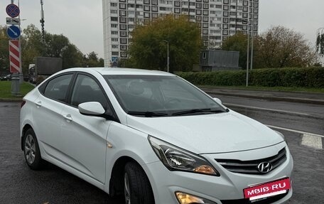 Hyundai Solaris II рестайлинг, 2015 год, 1 100 000 рублей, 2 фотография