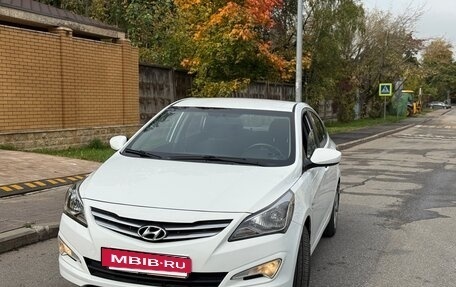 Hyundai Solaris II рестайлинг, 2015 год, 1 100 000 рублей, 14 фотография