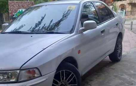 Mitsubishi Mirage VI рестайлинг, 1997 год, 195 000 рублей, 2 фотография