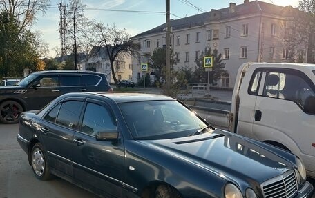 Mercedes-Benz E-Класс, 1995 год, 235 000 рублей, 3 фотография