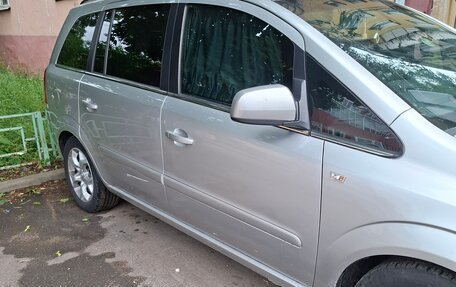 Opel Zafira B, 2010 год, 750 000 рублей, 1 фотография