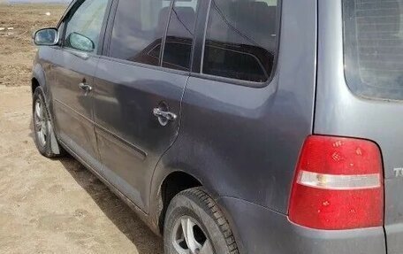 Volkswagen Touran III, 2006 год, 380 000 рублей, 3 фотография