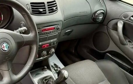 Alfa Romeo 147 I рестайлинг, 2004 год, 465 000 рублей, 7 фотография