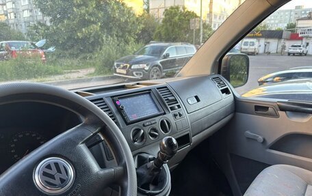 Volkswagen Transporter T5 рестайлинг, 2006 год, 1 140 000 рублей, 2 фотография