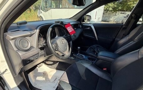 Toyota RAV4, 2016 год, 1 950 000 рублей, 5 фотография