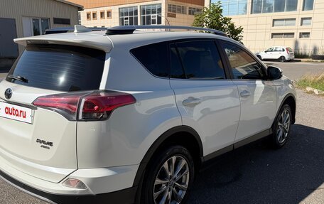 Toyota RAV4, 2016 год, 1 950 000 рублей, 12 фотография