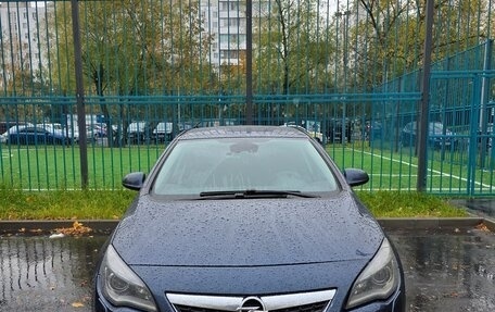 Opel Astra J, 2010 год, 700 000 рублей, 2 фотография