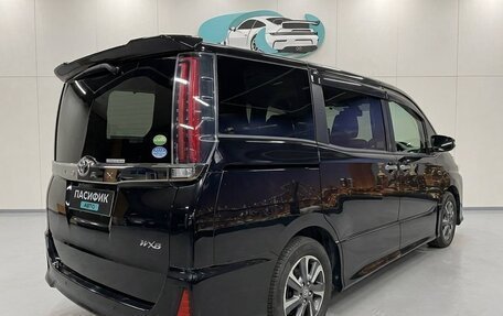Toyota Noah III, 2021 год, 1 784 009 рублей, 2 фотография