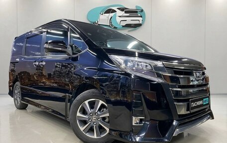 Toyota Noah III, 2021 год, 1 784 009 рублей, 3 фотография