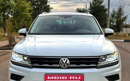 Volkswagen Tiguan II, 2017 год, 2 700 000 рублей, 2 фотография