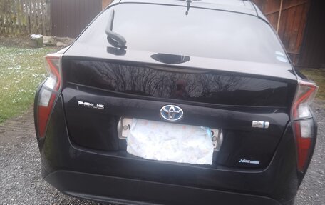 Toyota Prius IV XW50, 2017 год, 2 150 000 рублей, 2 фотография