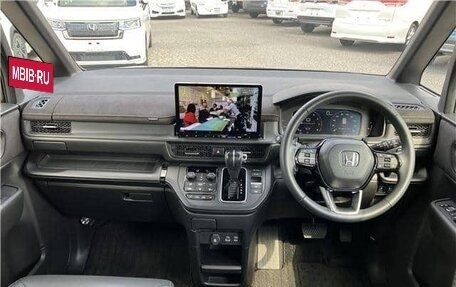 Honda Stepwgn, 2022 год, 1 930 000 рублей, 22 фотография