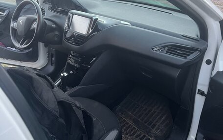Peugeot 208 II, 2013 год, 630 000 рублей, 8 фотография