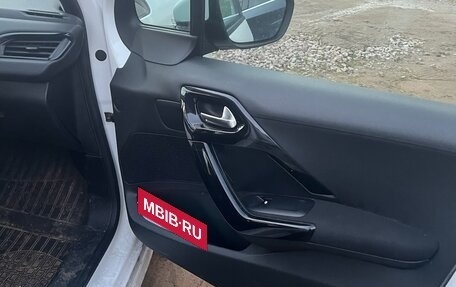 Peugeot 208 II, 2013 год, 630 000 рублей, 9 фотография