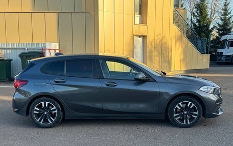 BMW 1 серия, 2019 год, 2 400 000 рублей, 7 фотография