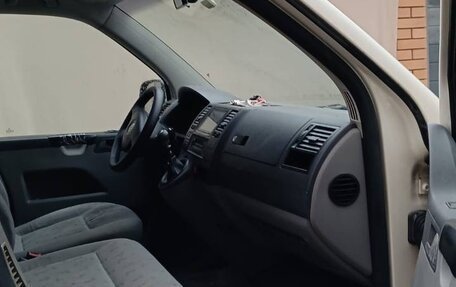 Volkswagen Caravelle T5, 2008 год, 1 150 000 рублей, 3 фотография