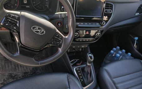 Hyundai Solaris II рестайлинг, 2021 год, 16 500 рублей, 13 фотография
