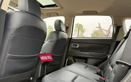 Mitsubishi Outlander III рестайлинг 3, 2019 год, 1 590 222 рублей, 11 фотография