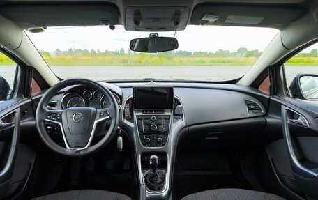 Opel Astra J, 2013 год, 799 900 рублей, 7 фотография