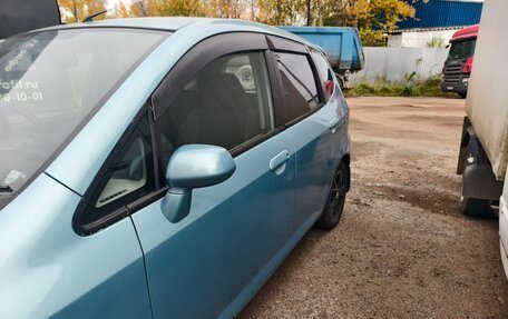 Honda Fit III, 2001 год, 250 000 рублей, 2 фотография