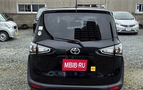 Toyota Sienta II, 2022 год, 940 000 рублей, 4 фотография