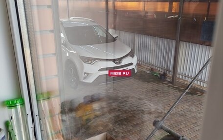 Toyota RAV4, 2017 год, 2 600 000 рублей, 2 фотография