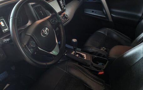 Toyota RAV4, 2017 год, 2 600 000 рублей, 6 фотография