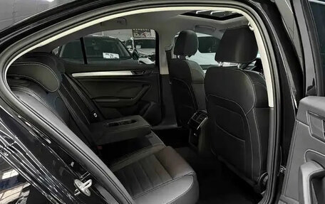 Skoda Superb III рестайлинг, 2022 год, 1 900 000 рублей, 13 фотография