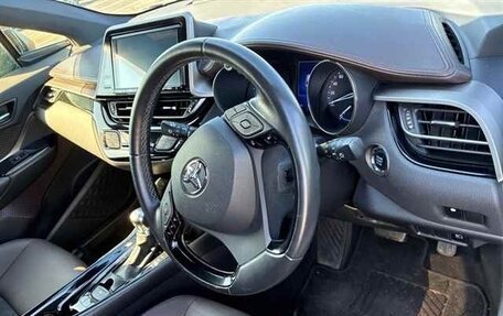 Toyota C-HR I рестайлинг, 2017 год, 1 530 000 рублей, 3 фотография