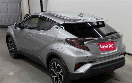 Toyota C-HR I рестайлинг, 2017 год, 1 530 000 рублей, 2 фотография